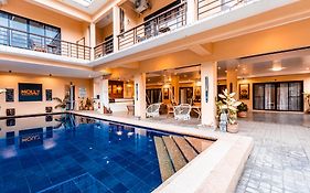 Molly Resorts